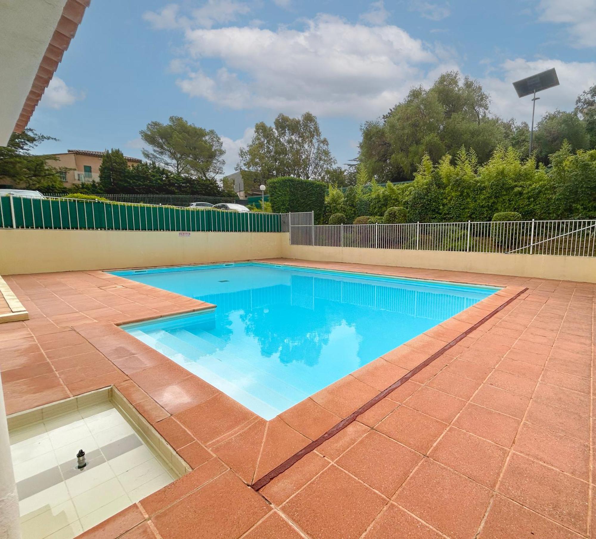 Balcon, Parking, Piscine Et Clim' A 2 Pas Du Port Santa Lucia Lejlighed Saint-Raphaël Eksteriør billede